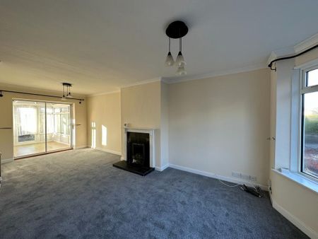 3 bedroom semi-detached house to rent - Photo 3