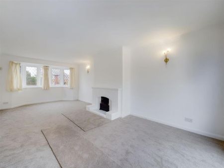 4 bedroom detached house to rent - Photo 2