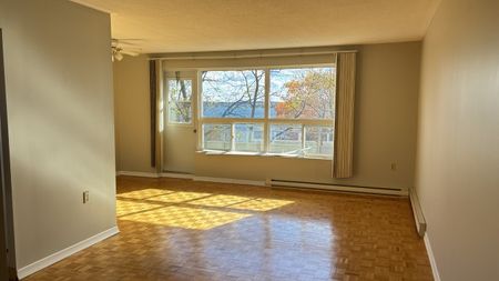 35 Blake Street, Barrie - Photo 3