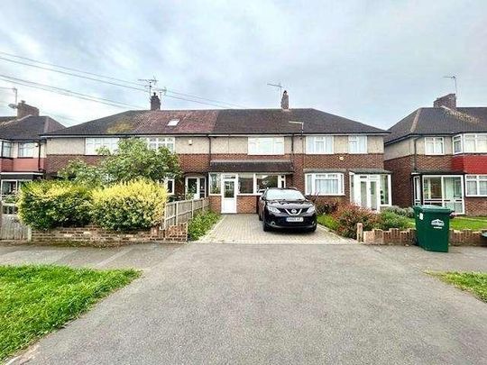 Ashford, Elgin Avenue, TW15 - Photo 1
