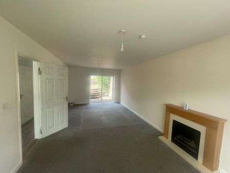 3 bedroom semi-detached house to rent - Photo 4