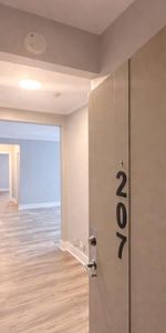 Recently Renovated 2bdrm pet friendly Apt - Photo 4