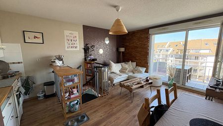 A LOUER - SUPERBE DEUX PIECES MEUBLE EN DUPLEX - LINGOLSHEIM - Photo 3