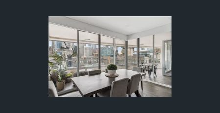 Harbourfront Living with Sweeping Views in a Premier Pyrmont Address - Photo 4