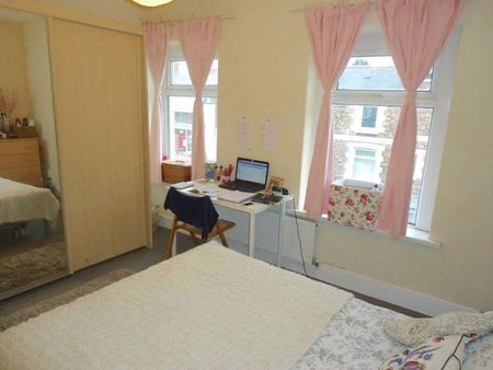 3 bedroom terraced house to rent - Photo 5