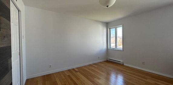 Logement à louer, 5 chambres à coucher - Photo 2