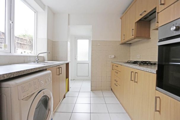 3 bedroom terraced house to rent - Photo 1