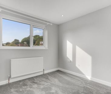 4 bedroom semi-detached house to rent - Photo 1