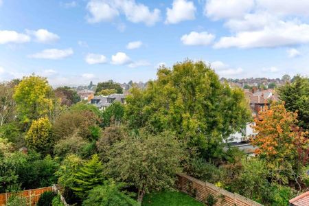 3 bedroom flat to rent - Photo 5