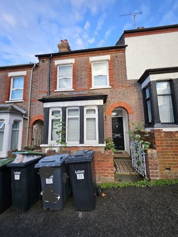 Room in a Shared House, Chiltern Rise, LU1 - Photo 4