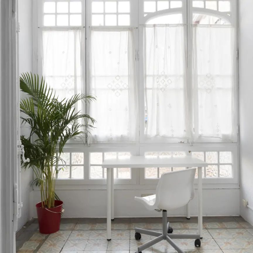 Room in a shared 5-bedroom apartment for rent in La Dreta de l'Eixample - Photo 1