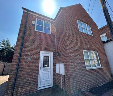 3 bedroom detached house to rent - Photo 2
