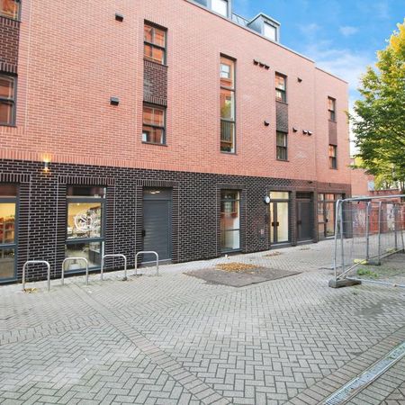 1 bedroom in a flat share to rent - Photo 4