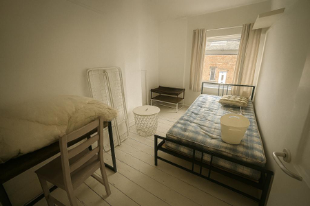 3 bedroom terraced house to rent - Photo 5