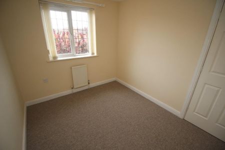 3 bedroom semi-detached house to rent - Photo 5