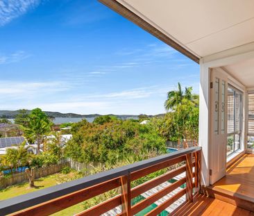 4 Hughes Street, Point Clare, NSW 2250 - Photo 3