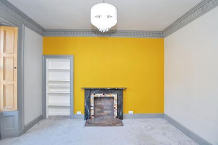 3 bedroom flat to rent - Photo 2