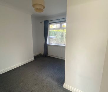 3 Bed Semi-Detached House, Brian Place, LS15 - Photo 2