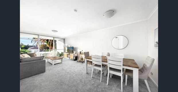 Prime Coastal Living: Prestigious Two-Bedroom Apartment on Manly's Eastern Hill - Photo 1
