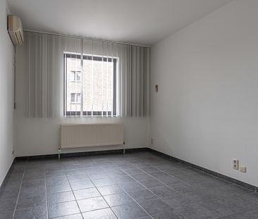 Ruim 3-slaapkamer appartement met terras te Turnhout. - Photo 1