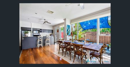 A short stroll to Gympie Terrace - Photo 3