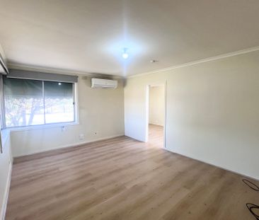 Renovated 3-Bedroom Home in Convenient Deer Park Location - Photo 1