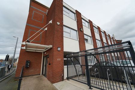 Flat 18, 10 Middle Street, NG9 1FX, NOTTINGHAM - Photo 2