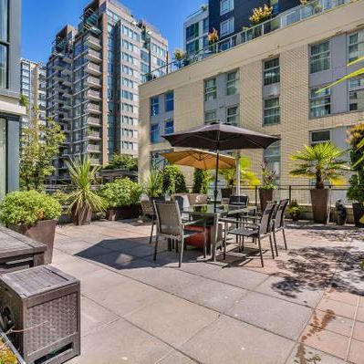 2 bedroom 2 bath unit at Freesia building with a huge patio downtown - Photo 3