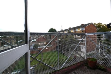 3 bedroom maisonette to rent - Photo 3
