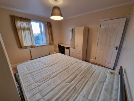 4 Bed Student Accommodation - Photo 2