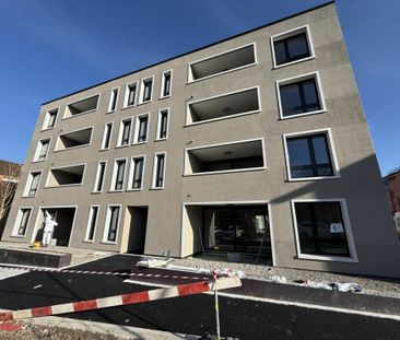 Newly built condominium in a central location with balcony! - Photo 3