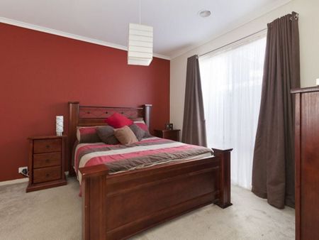 Fantastic Family Home in a Growing, Connected Suburb - Photo 4