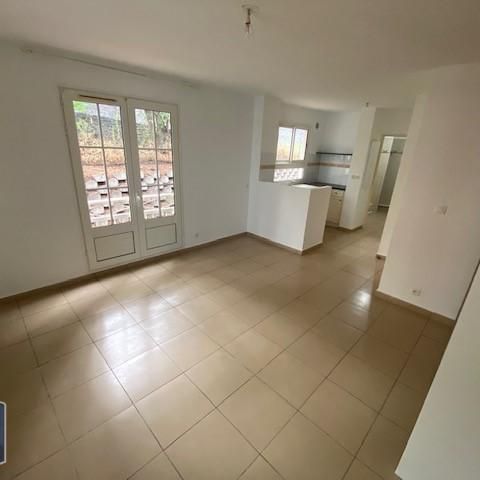 Location Appartement 1 pièce 27m² LA POSSESSION 97419 - Photo 1