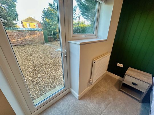 Highfield Road, Bournemouth - Photo 1