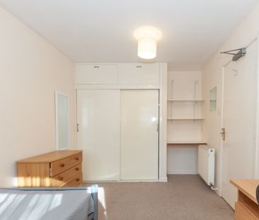 Horwood Close, Headington - Photo 1