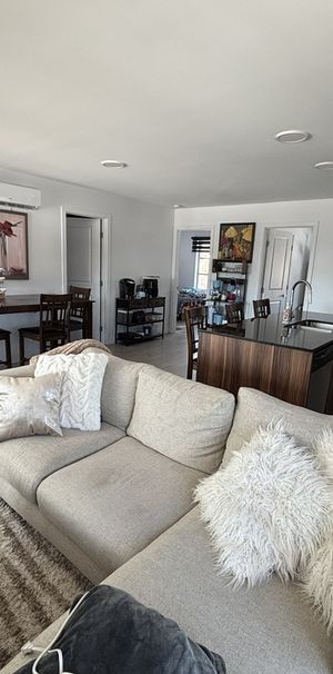 Grand 4 1/2 Moderne Dans Un 6plex - Photo 1