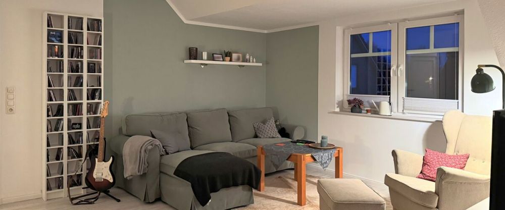 Gemütliche Dachgeschosswohnung mit Balkon in ruhiger und dennoch zentraler Lage der Stadt Aurich - Foto 1