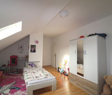 *TOP SANIERTE WOHNUNG IM DACHGESCHOSS + GARAGE* 3-Zi Whg, 75m², KR-... - Foto 1