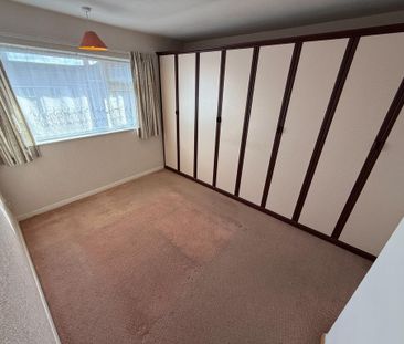 3 bedroom end of terrace house to rent - Photo 2