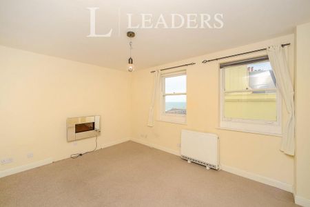 1 bedroom flat to rent - Photo 2