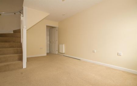 To Let 2 Bed House - Semi-Detached - Photo 2
