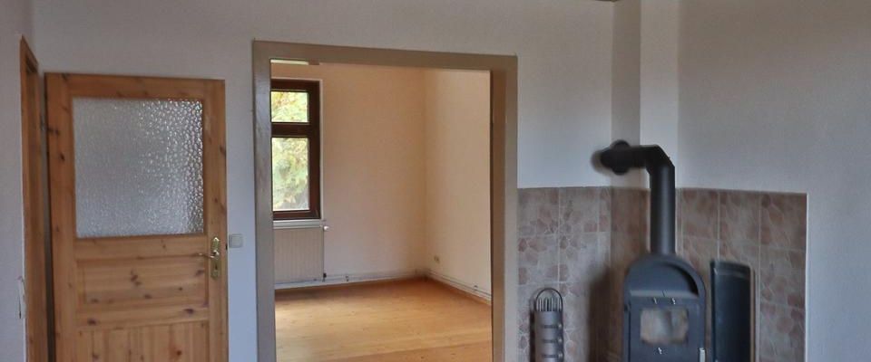 Gemütliche 4-Zi-Whg. im Erdgeschoss, Kaminofen, Terrasse und PKW-Stellplatz - Foto 1