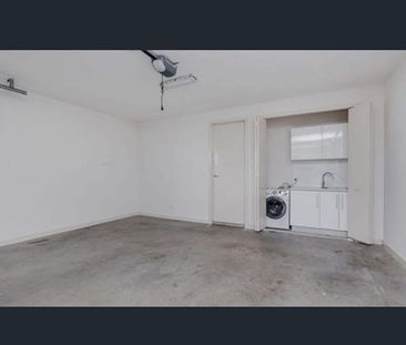 3-bedroom shared house / townhouse, Military road - Photo 6