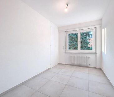 Beau 4.5 pièces entièrement renové au 2ème étage - Photo 3