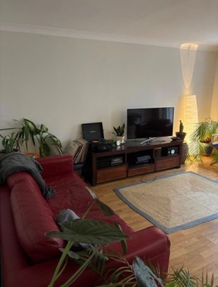 Room in a Shared House, Usborne Mews, SW8 - Photo 1