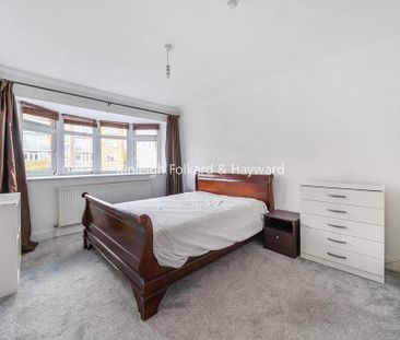 4 bedroom semi-detached house to rent - Photo 6