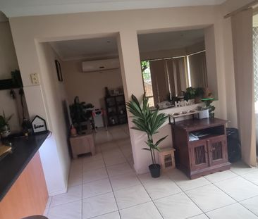 Springfield Lakes - Photo 2