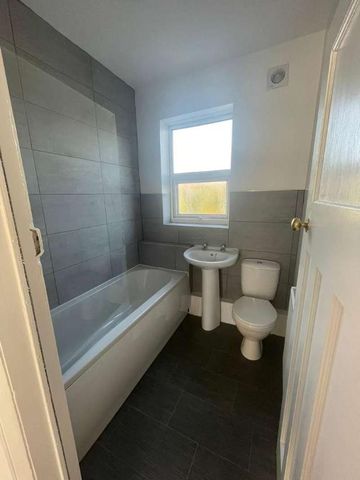 Goldenways, Wigan, WN1 - Photo 5