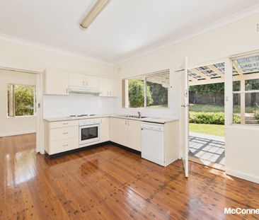 Spacious Family Home in Peaceful Blue Ribbon Location - Photo 3