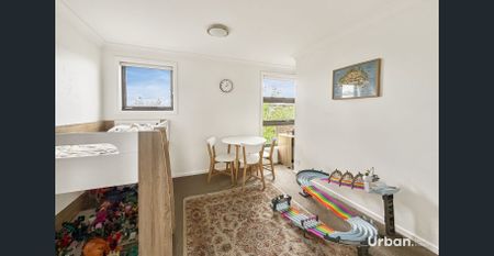 Stylish Low-Maintenance Townhouse - Photo 5